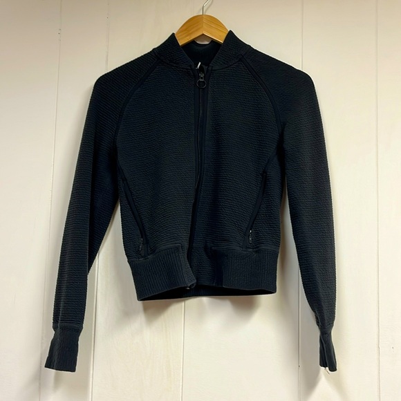 Lululemon On Repeat Bomber Jacket - Picture 4 of 10